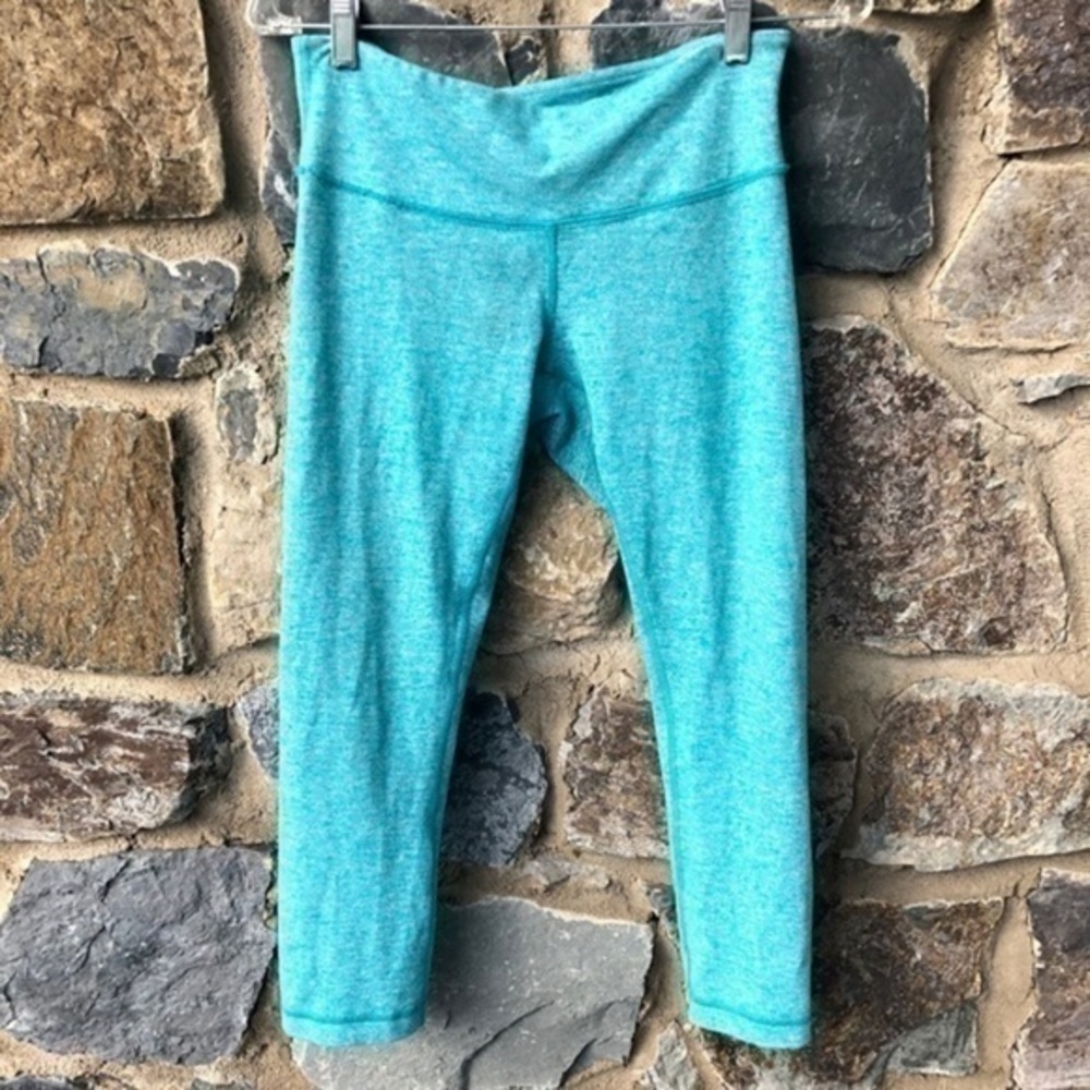 Lululemon tale wunder under crop legging size 6